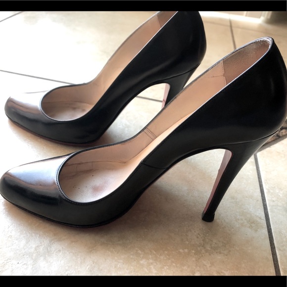 Christian Louboutin Shoes - Christian Louboutin Simple black pumps